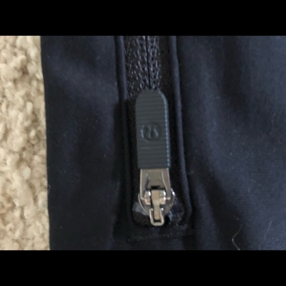 ‼️SOLD on Ⓜ️‼️ Lululemon Speed Up shorts in black - Picture 5 of 9